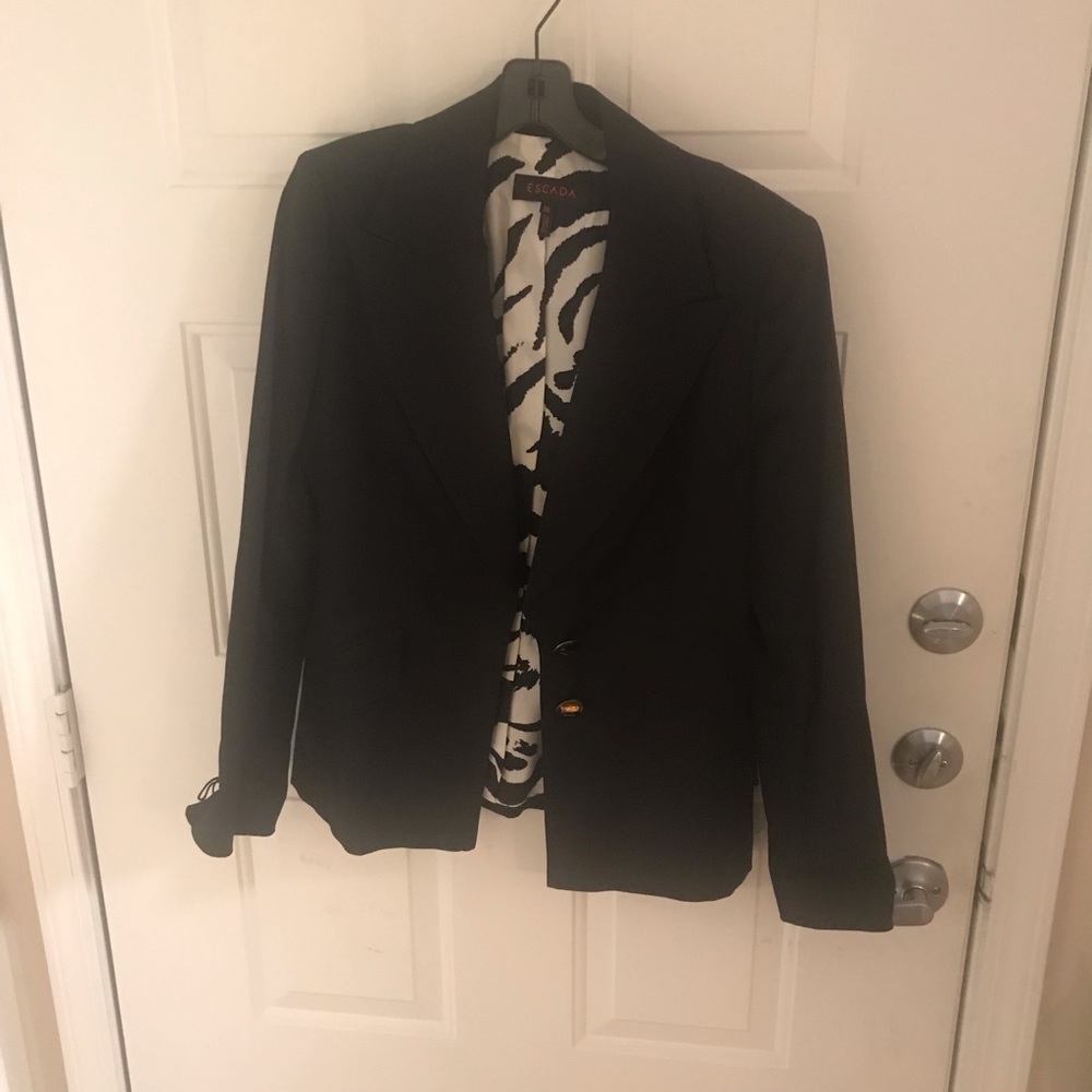 Escada Blazer. Zebra lining.